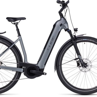 Das Kathmandu Hybrid Pro 750 easy Entry Modelljahr 2023 in der Farbe Flashgrey-Metal bei Hilmers in Freiburg