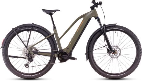 Das CUBE REACTION HYBRID PRO 800 ALLROAD mit Trapezrahmen, Modelljahr 2025, in der Farbe smaragdgrey bei Hilmers in Freiburg