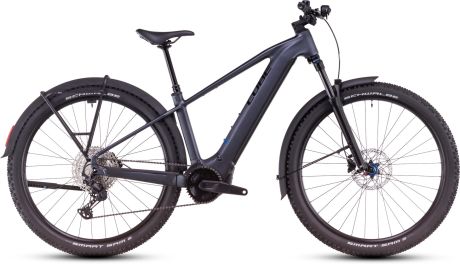 Das CUBE REACTION HYBRID PRO 800 ALLROAD, Modelljahr 2025, in der Farbe metallicgrey´n´black