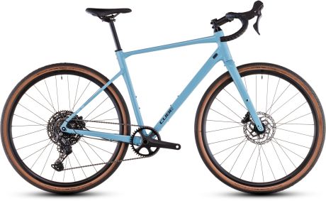 Das CUBE NUROAD PRO, Modelljahr 2025, in der Farbe mayablue´n´black bei Hilmers in Freiburg