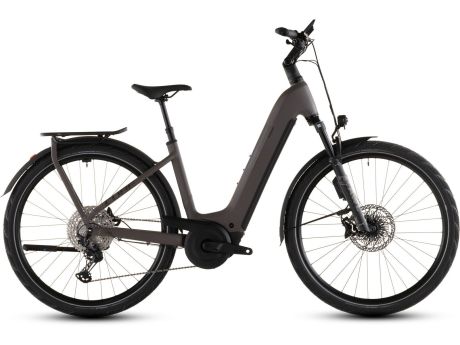 Das Kathmandu Hybrid EXC von Cube mit Easy Entry Rahmen, Modelljahr 2026, in der Farbe cedar´n´chrome